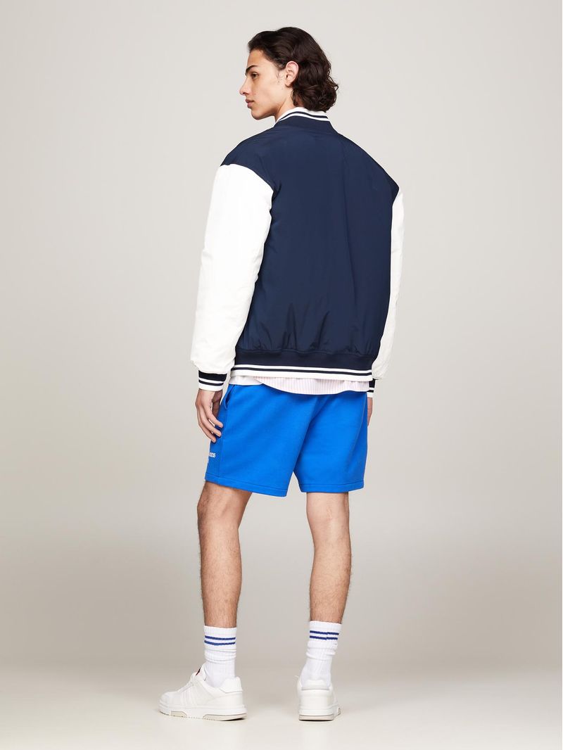 chaqueta-azul-letterman-de-estilo-universitario