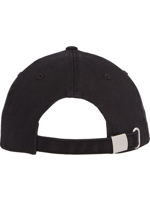 Gorra negra de béisbol con logo alargado