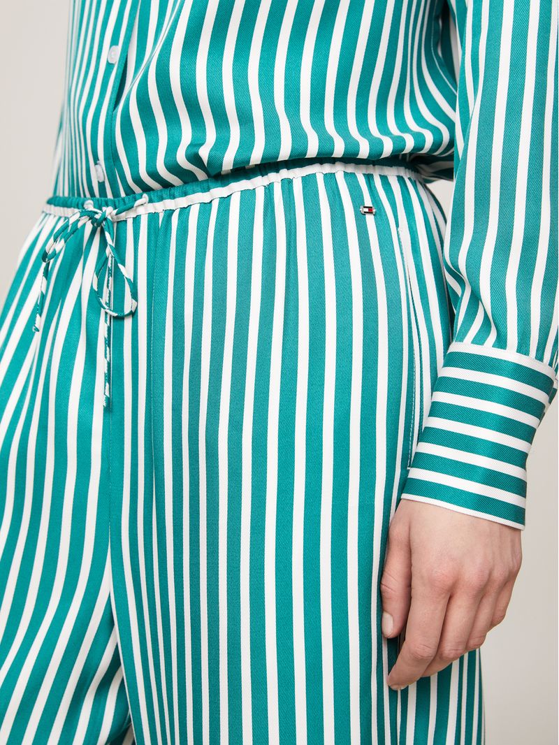 pantalon-verde-amplio-de-rayas-con-cordon