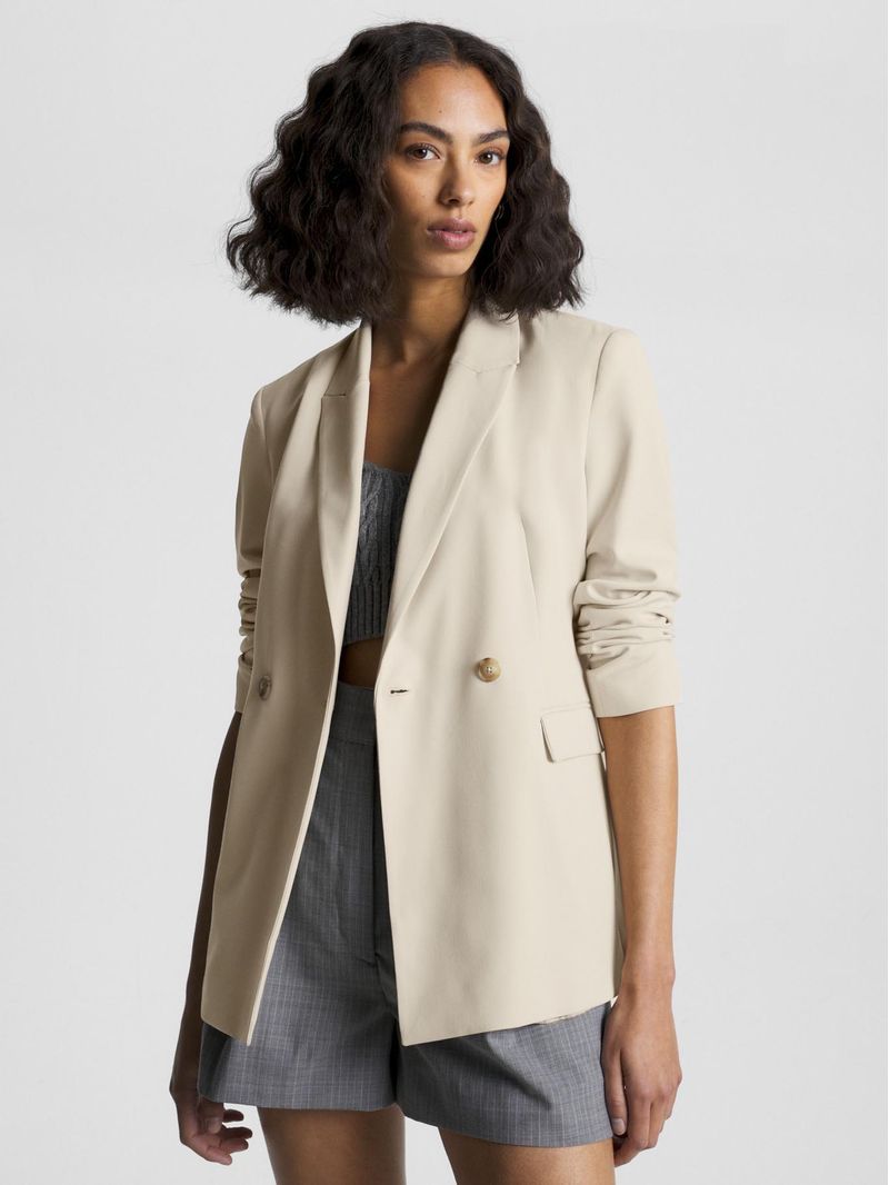blazer-beige-con-bolsillos-para-mujer