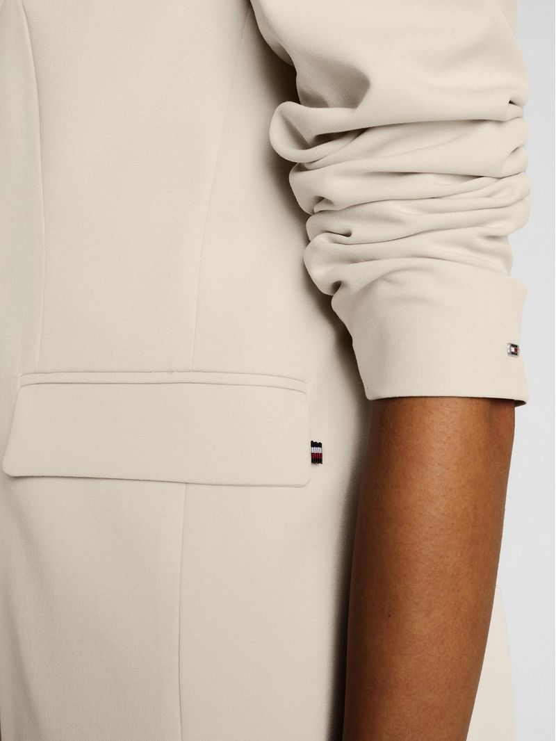 blazer-beige-con-bolsillos-para-mujer