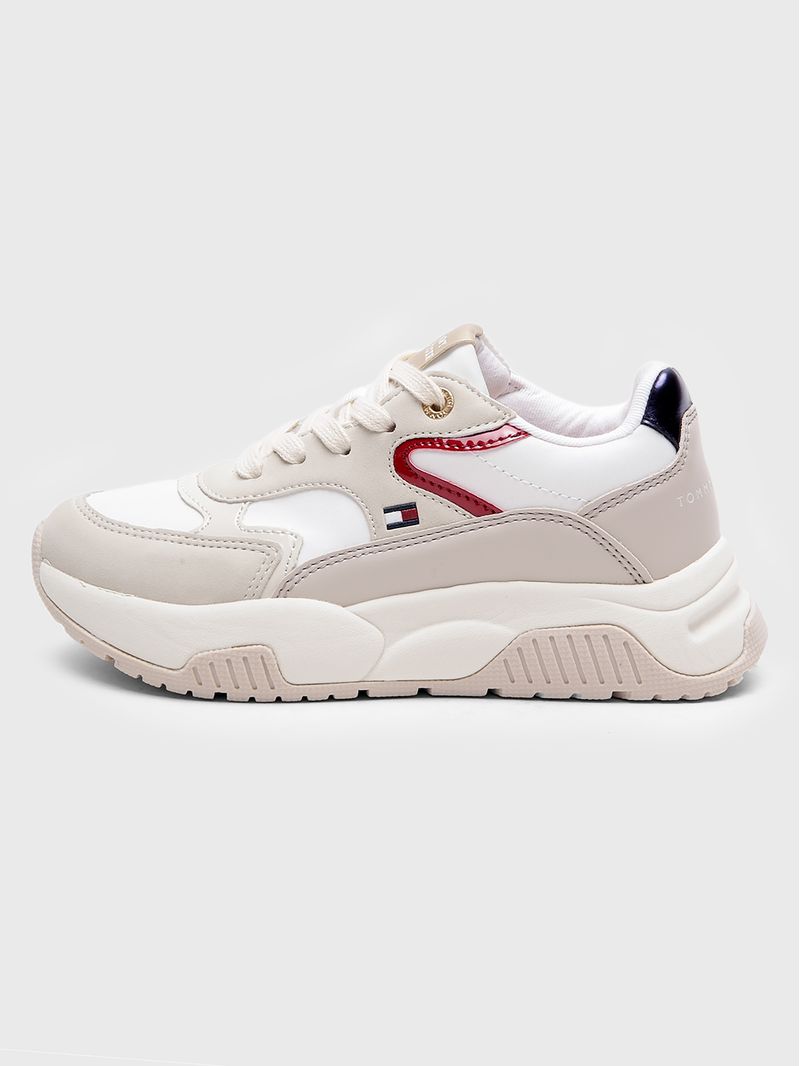 tenis-beige-con-logo-para-nina