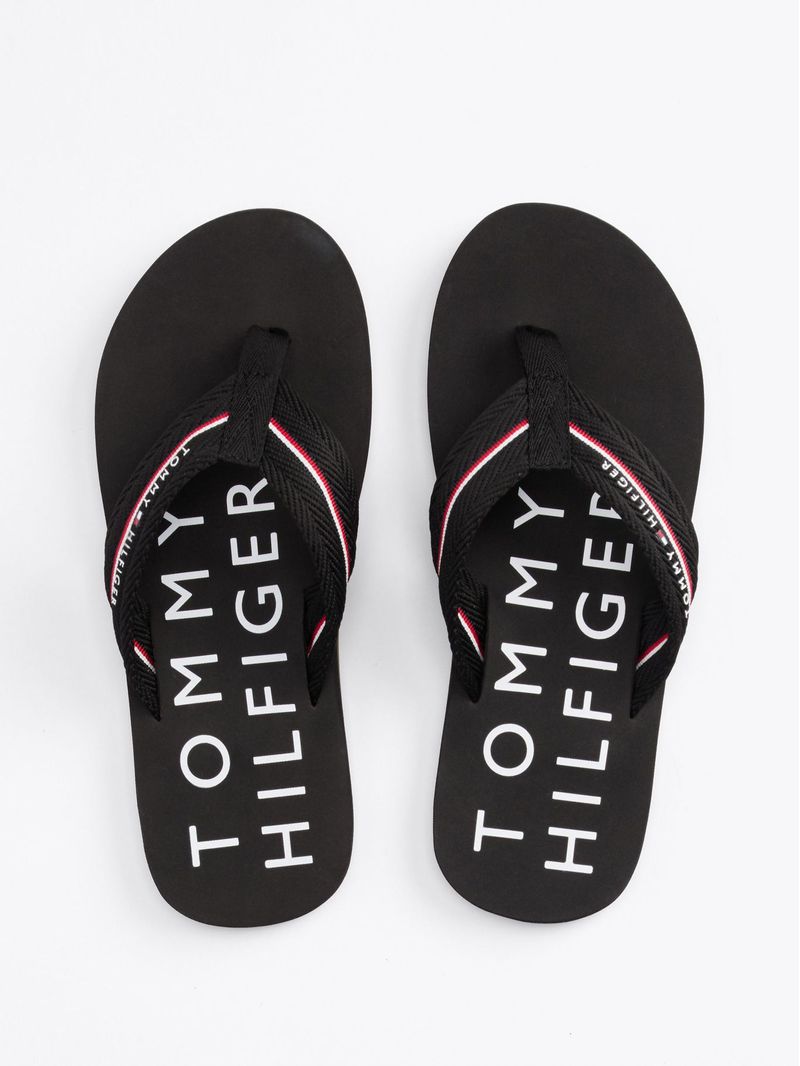 sandalias-negro-distintivas-logos