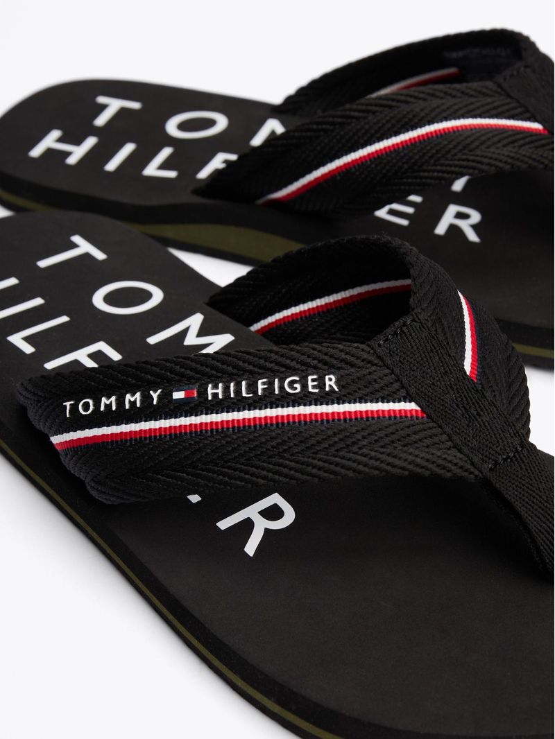 sandalias-negro-distintivas-logos