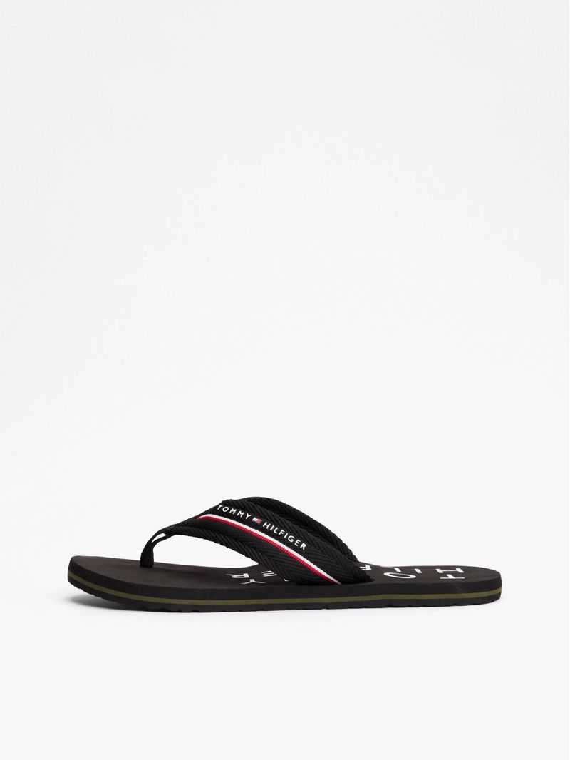 sandalias-negro-distintivas-logos