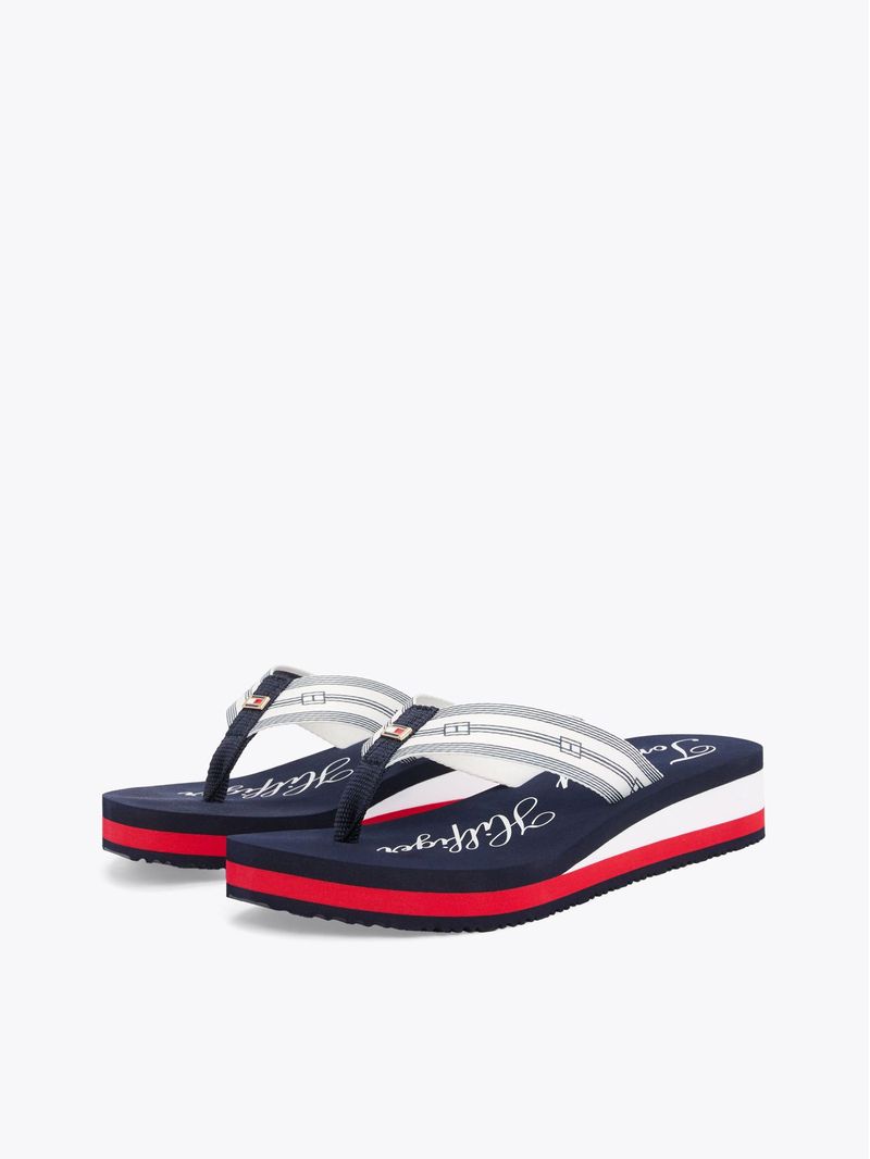 sandalias-negro-logo-distintivo