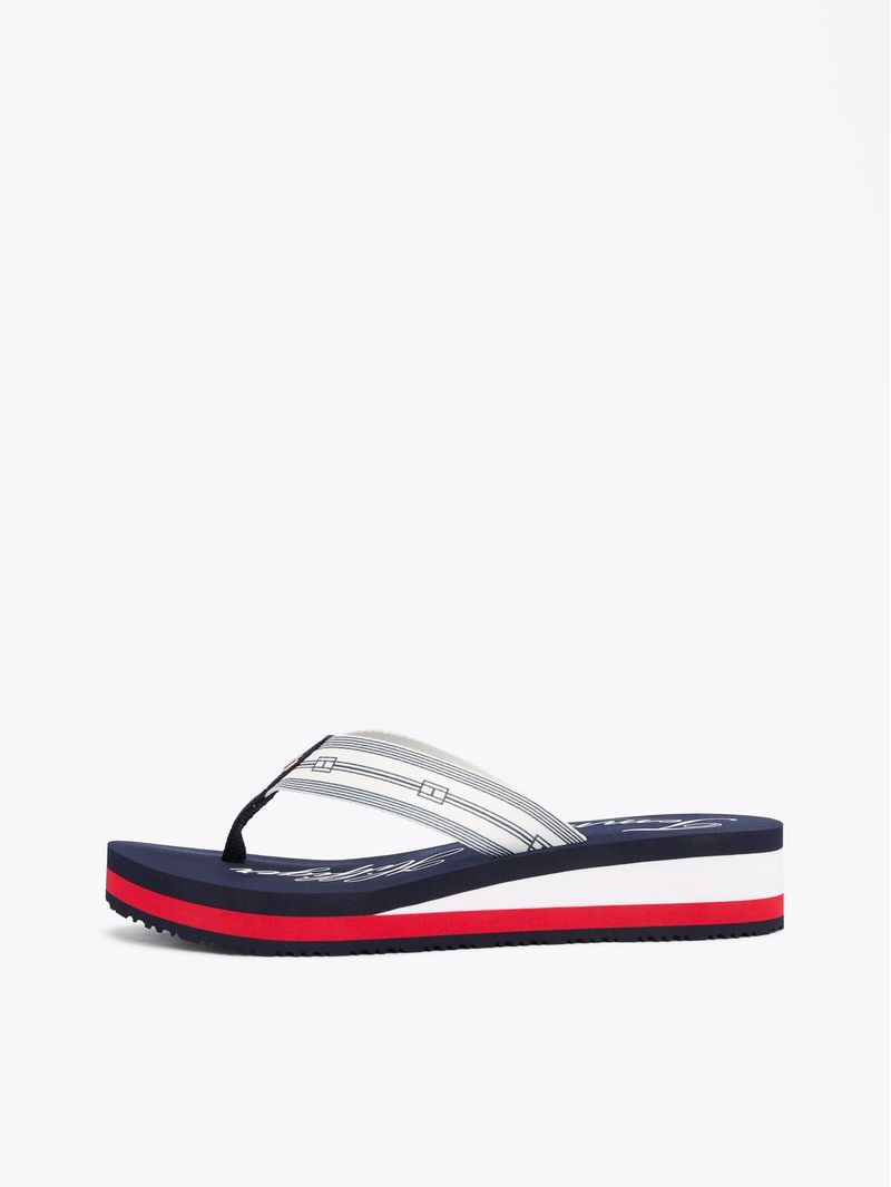 sandalias-negro-logo-distintivo