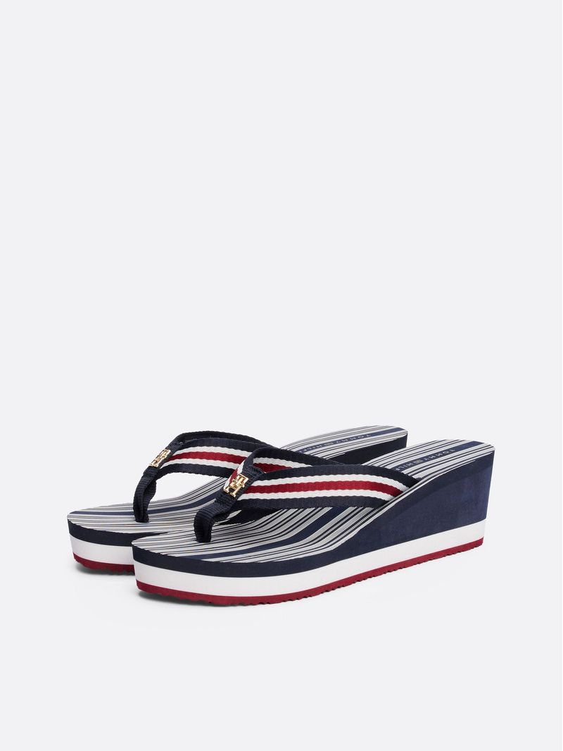 sandalias-negro-plataforma-tiras-distintivas