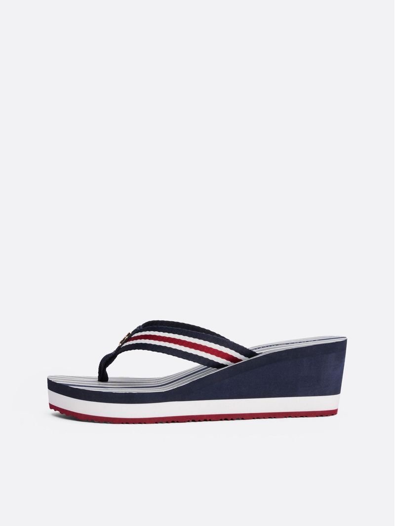 sandalias-negro-plataforma-tiras-distintivas