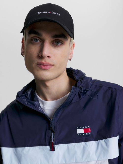 Gorra Trucker Con Paneles De Malla