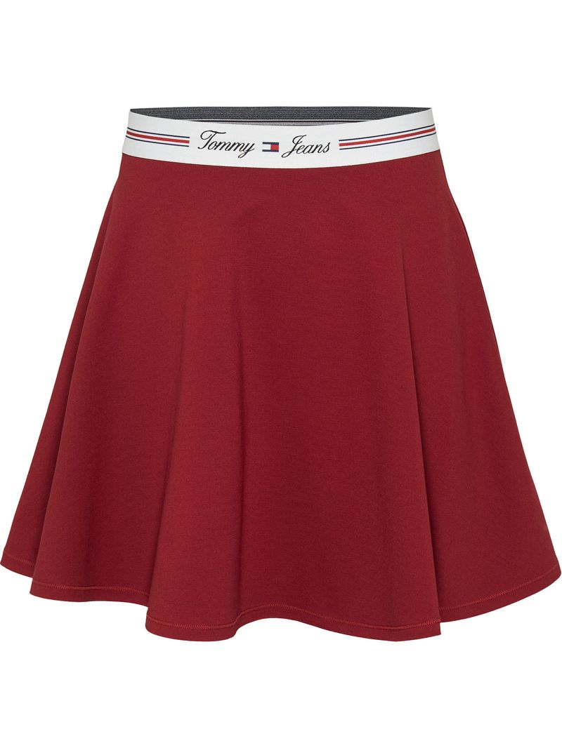 falda-rojo-logo-en-la-cintura