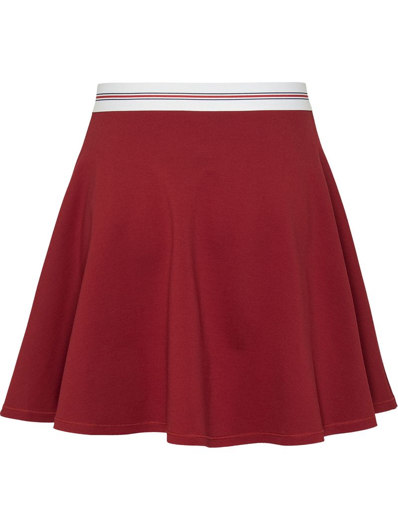 falda-rojo-logo-en-la-cintura
