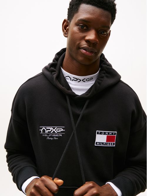Buzo negro con capota colección F1 APXGP