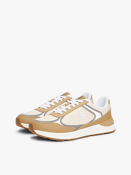 Tenis beige de Cuero con monograma TH