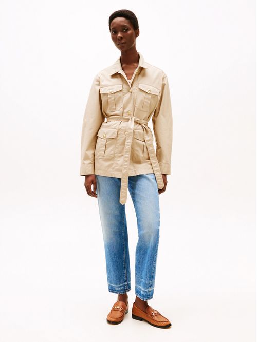 Rompe beige viento estilo militar con botones dorados