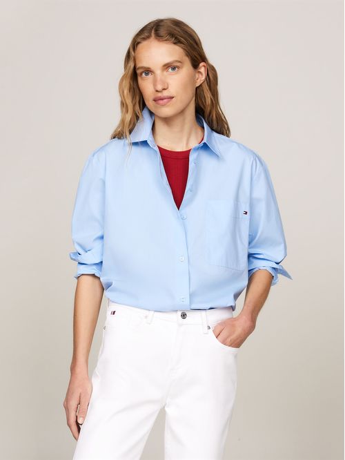 Camisa celeste oversize con bolsillo de parche