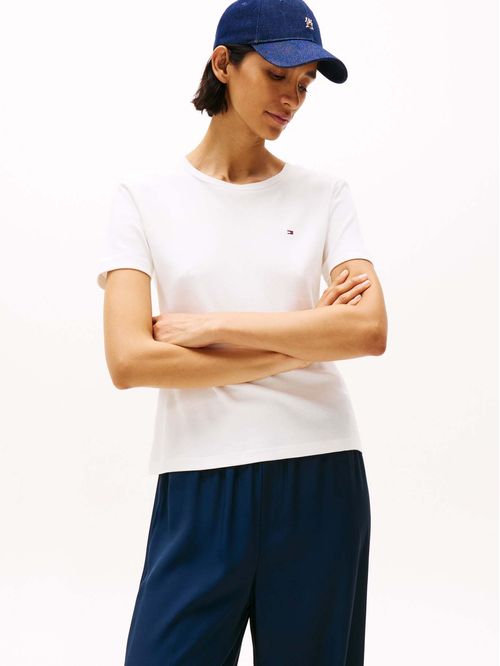 Camiseta blanca de cuello redondo con corte slim