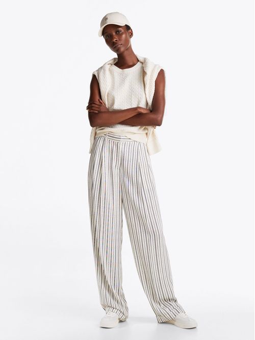 Chaleco blanco de punto con corte slim