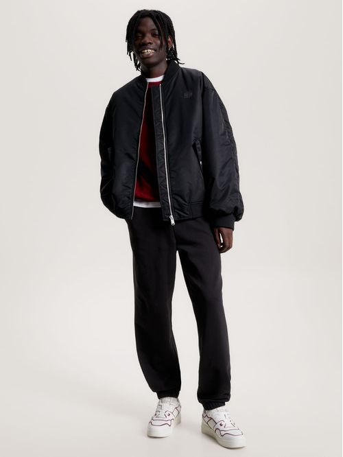 Pantalones Con Insignia Sólida