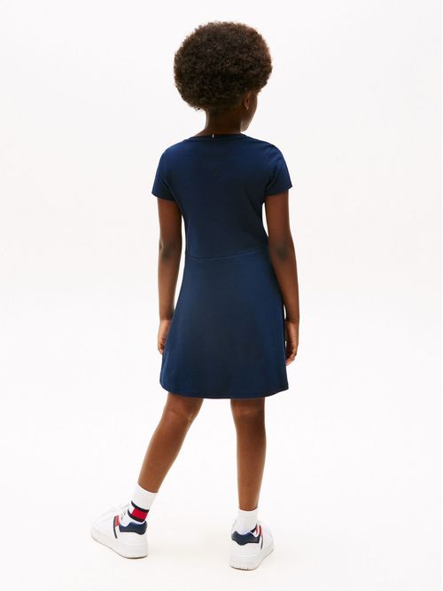 Vestido azul de patinadora con cuello redondo