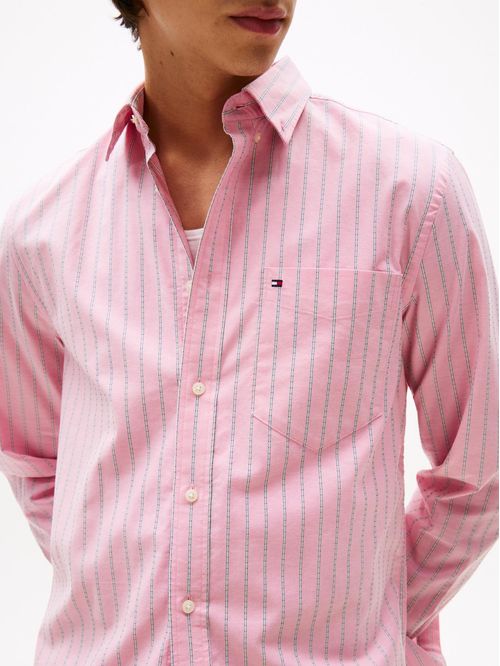Camisa rosada Oxford de rayas y corte regular