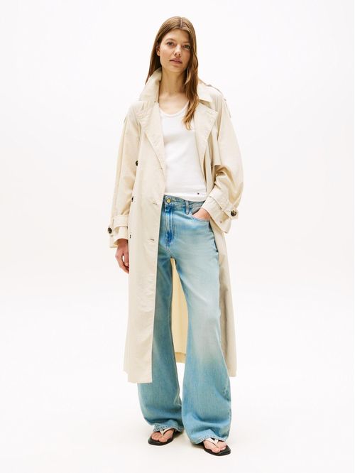 Gabardina beige ligera de corte oversize