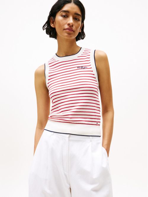 Top blanco de cuello redondo con diseño de rayas