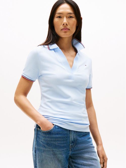 Polo celeste 1985 de corte slim con ribetes