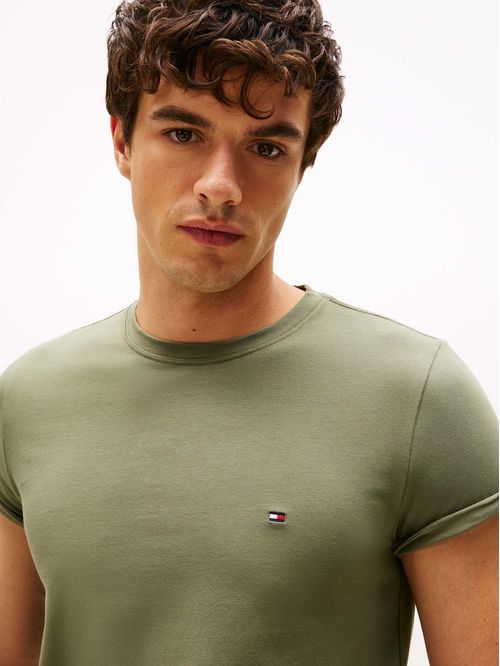 Camiseta verde de cuello redondo y corte extra slim