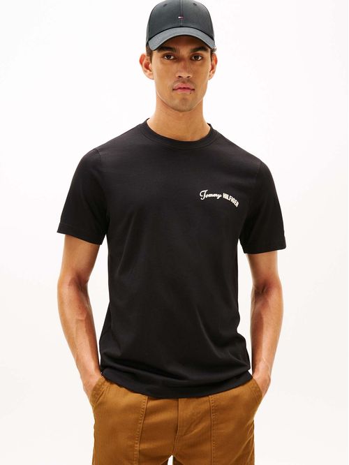 Camiseta negra de cuello redondo con logo