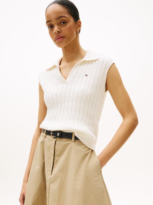 Polo blanco de punto trenzado sin mangas