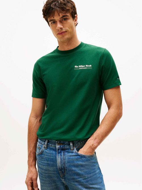 Camiseta verde de cuello redondo con logo trasero