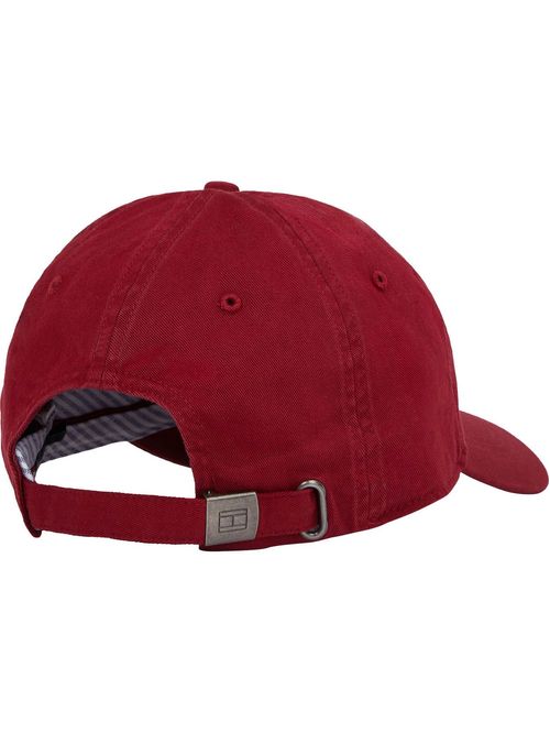 Gorra roja de béisbol con logo bordado