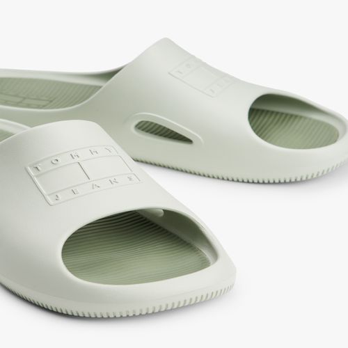 Sandalias gris con logo en relieve