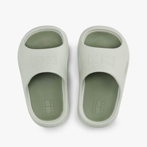 Sandalias gris con logo en relieve