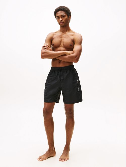 Traje negro de baño con cordón ajustable