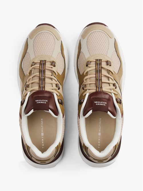 Tenis chocolate deportivos con monotipo Hilfiger