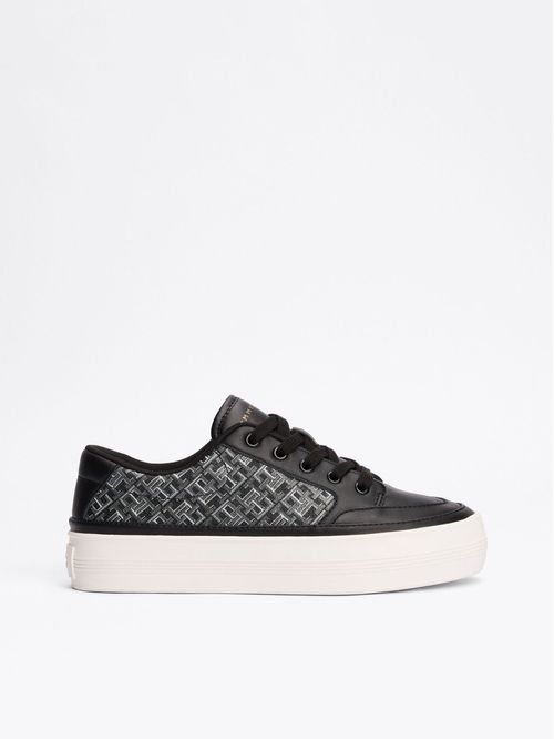 Tenis negro de Cuero con monogramas TH