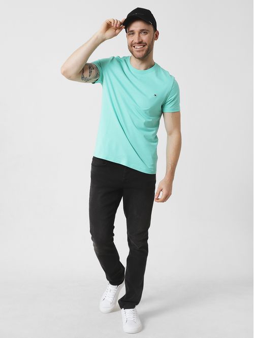 Camiseta verde essential con logo