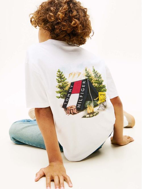 Camiseta blanca de cuello redondo con gráfico