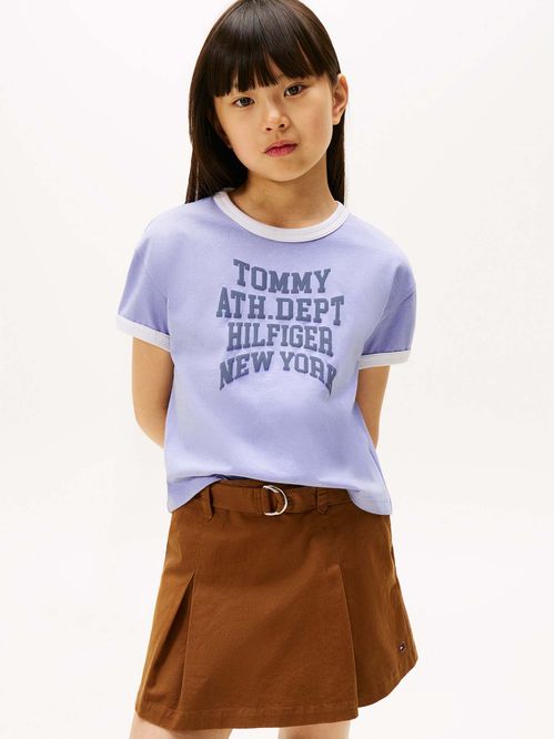 Camiseta celeste con logo gráfico athletic