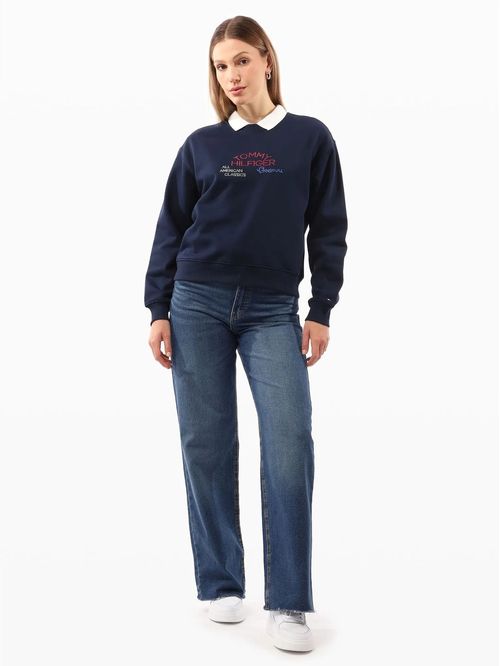 Saco azul tejido de cuello redondo con logo gráfico