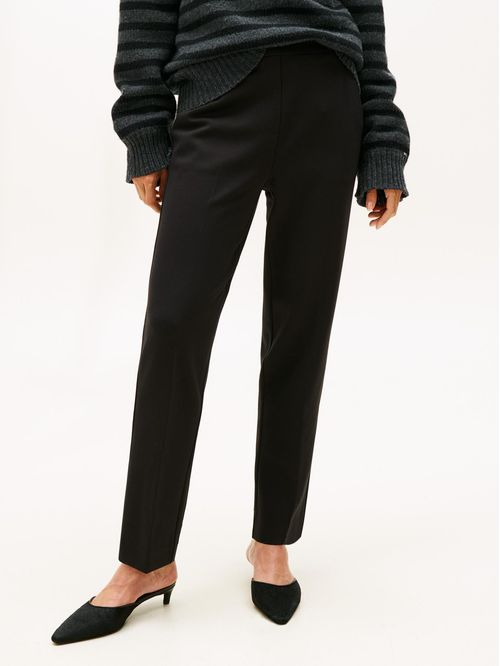 Pantalón negro pull on con logo