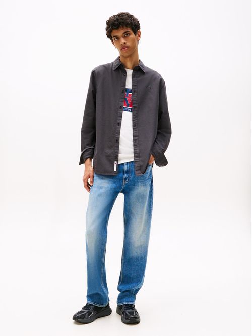 Camisa negra Oxford con cuello abotonado