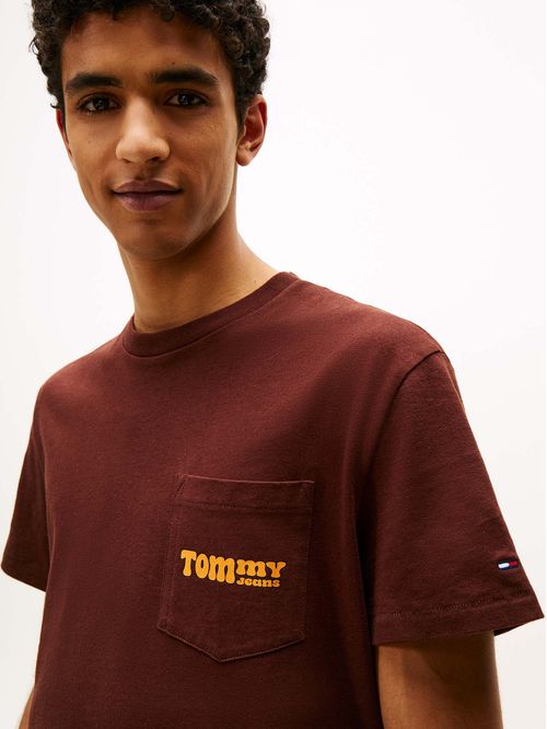 Camiseta marrón slim de cuello redondo con logo