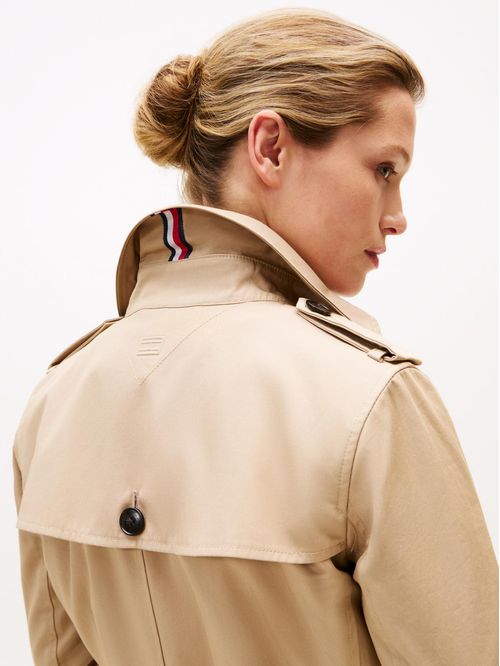 Rompe beige vientos trench con múltiples botones
