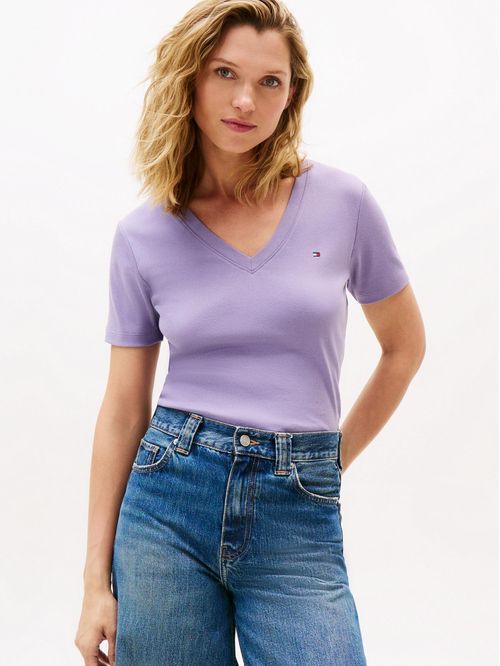 Camiseta morado slim con cuello en V