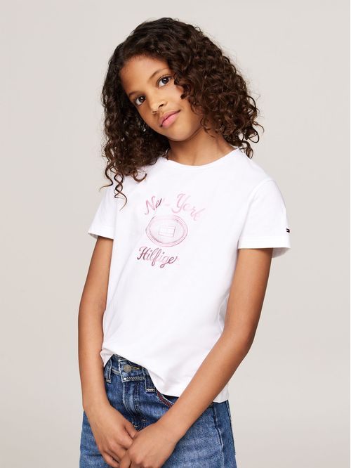 Camiseta blanca con logotipo metalizado