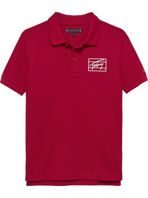 Polo rojo varsity con logo gráfico