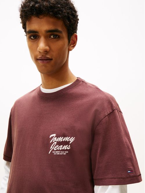 Camiseta vino de cuello redondo con gráfico